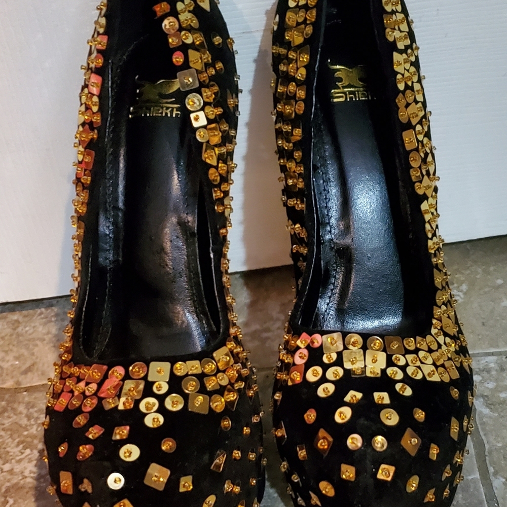 Heels - Picture 2 of 5